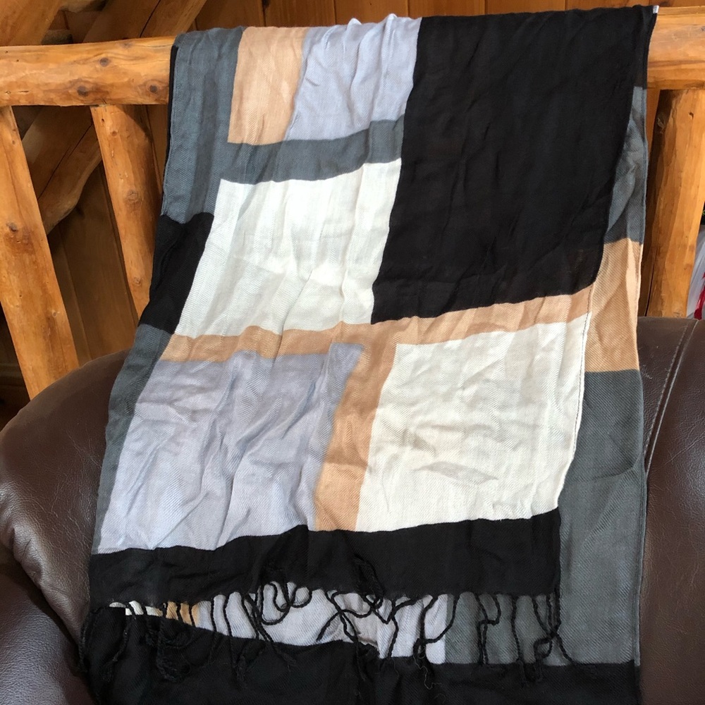APT. 9 Scarf